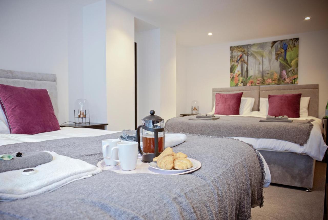 The Dragon'S Den Apartment Harrogate Bagian luar foto