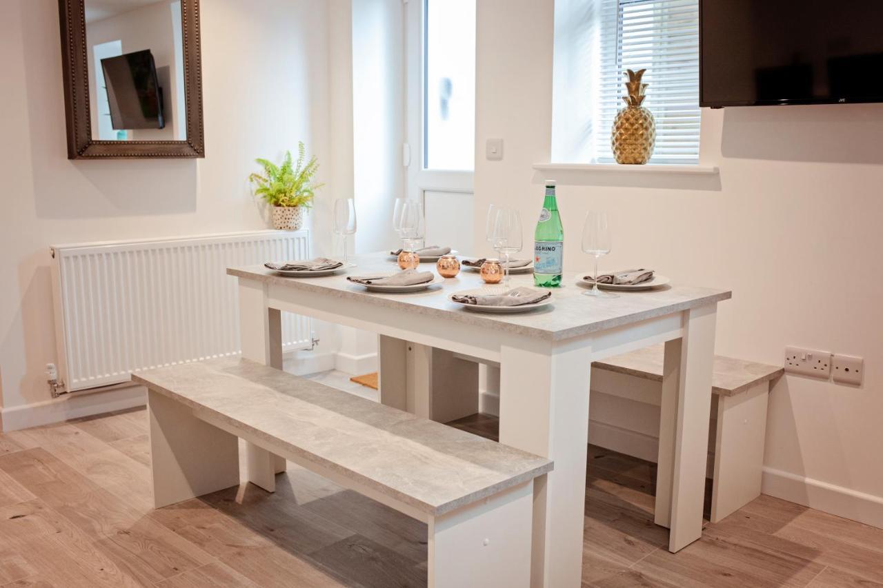 The Dragon'S Den Apartment Harrogate Bagian luar foto